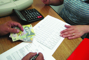 Cum contracarează băncile impozitarea câştigurilor din depozite Cum contracarează băncile impozitarea câştigurilor din depozite